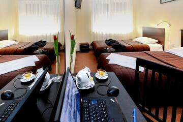 Фото номера Апартаменты (для 4 взрослых) Отель Hotel Liburnia г. Цешин 2